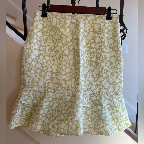 LOFT Light Green Floral A-Line Skirt and Silk Top - Picture 8 of 14